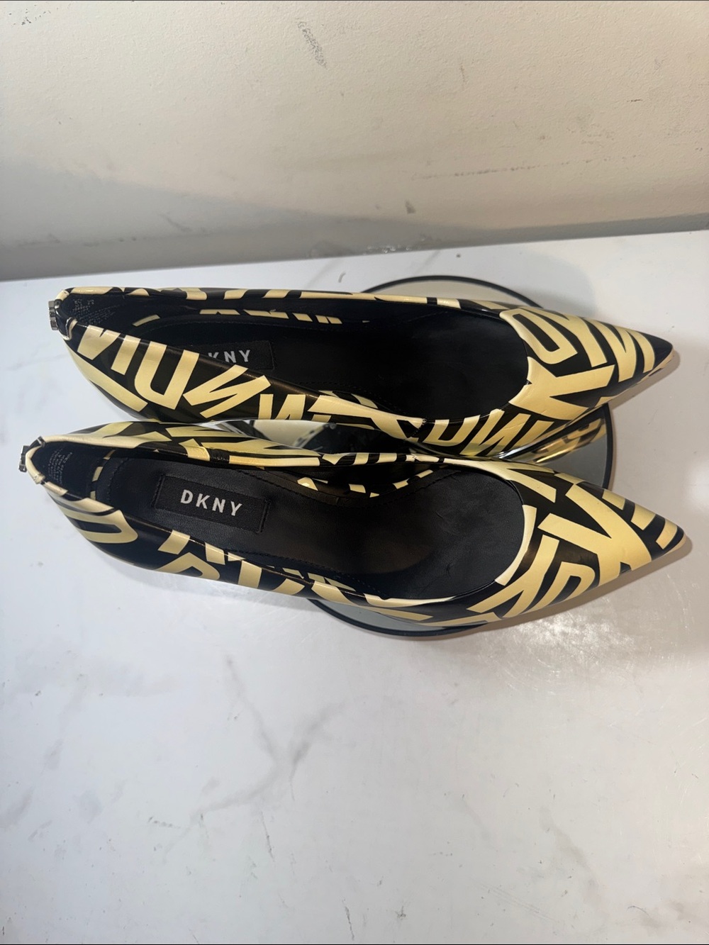 DKNY Lexi Logo Black and Cream Graphic Pointed-Toe Pumps - Size 8 - Picture 7 of 16